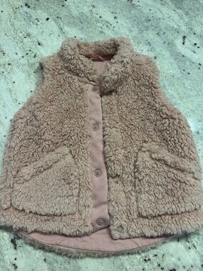 Uniqlo Kids Pink Sherpa Vest